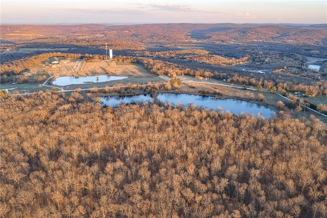 11487 Tony Mountain Road, Fayetteville, AR 72701