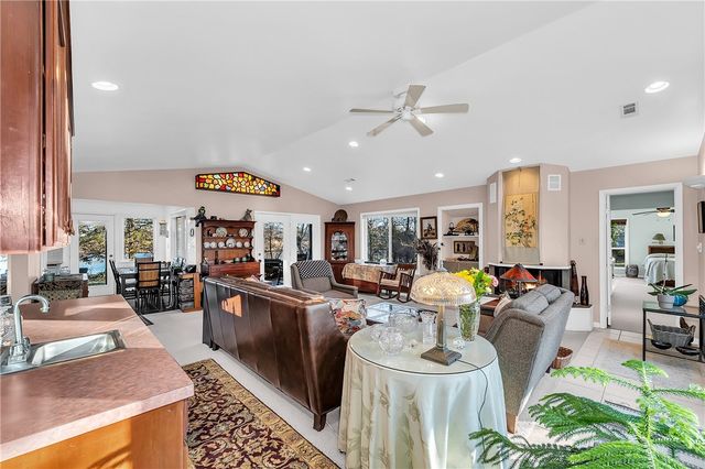 11487 Tony Mountain Road, Fayetteville, AR 72701