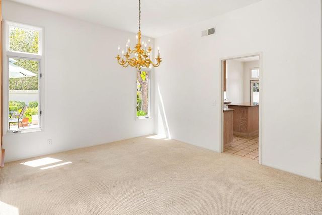 9618 Claiborne Square, La Jolla, CA 92037