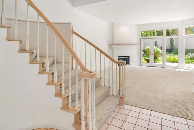 9618 Claiborne Square, La Jolla, CA 92037