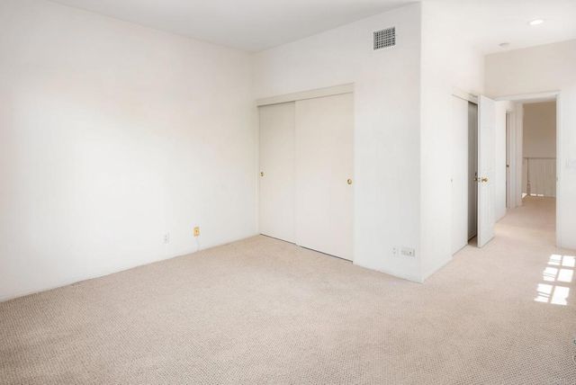 9618 Claiborne Square, La Jolla, CA 92037
