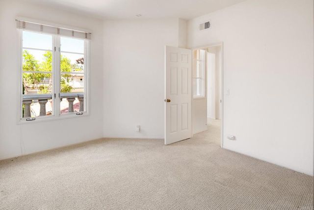 9618 Claiborne Square, La Jolla, CA 92037