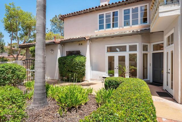 9618 Claiborne Square, La Jolla, CA 92037