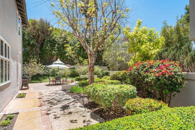 9618 Claiborne Square, La Jolla, CA 92037