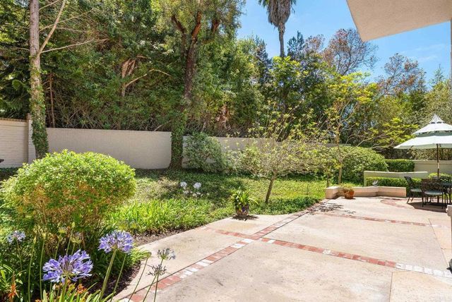 9618 Claiborne Square, La Jolla, CA 92037
