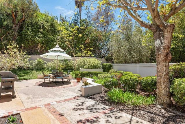 9618 Claiborne Square, La Jolla, CA 92037