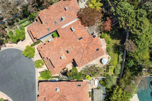 9618 Claiborne Square, La Jolla, CA 92037