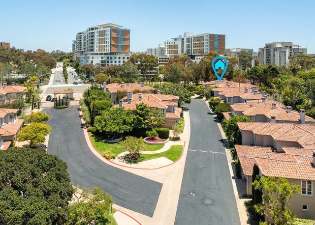 9618 Claiborne Square, La Jolla, CA 92037