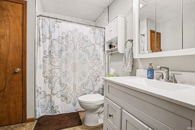 59690 Thornberry Court, South Bend, IN 46614