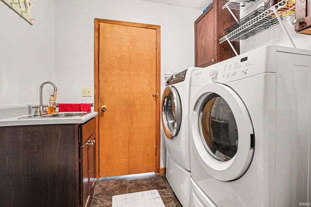 59690 Thornberry Court, South Bend, IN 46614