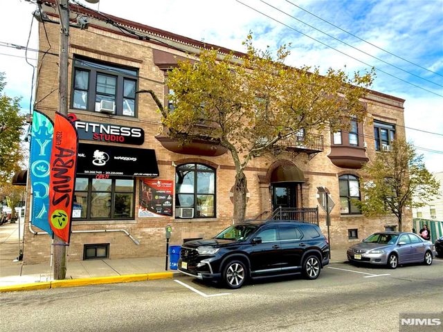 811 30th Street, Union City, NJ 07087