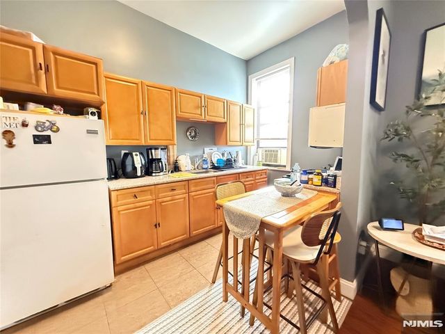 811 30th Street, Union City, NJ 07087