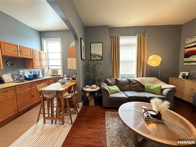 811 30th Street, Union City, NJ 07087