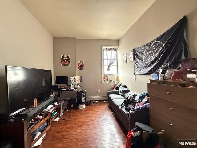 811 30th Street, Union City, NJ 07087