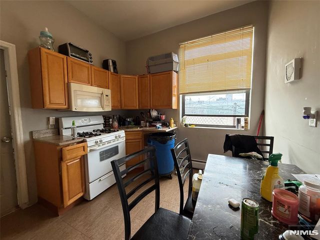 811 30th Street, Union City, NJ 07087