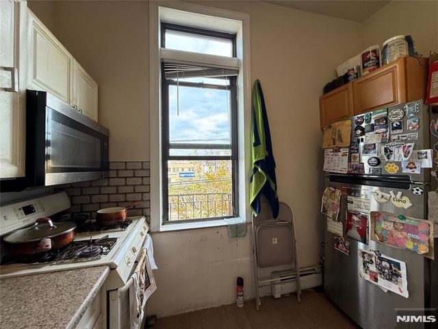 811 30th Street, Union City, NJ 07087