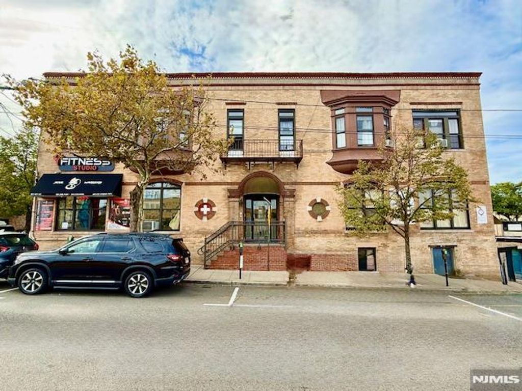 811 30th Street, Union City, NJ 07087