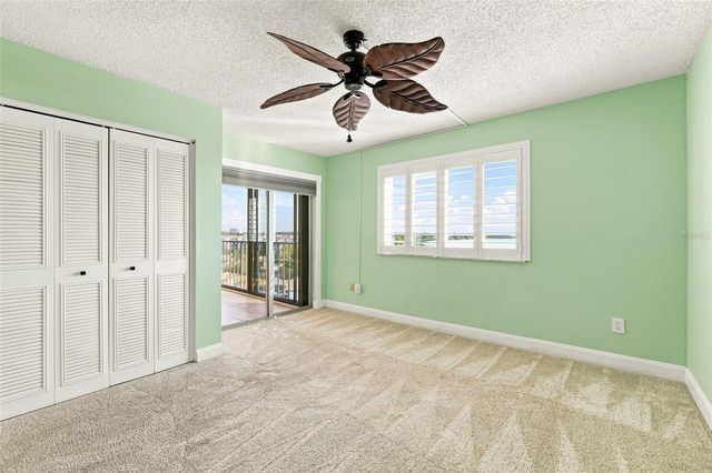 19029 N US HIGHWAY 19 9-704, Clearwater, FL 33764
