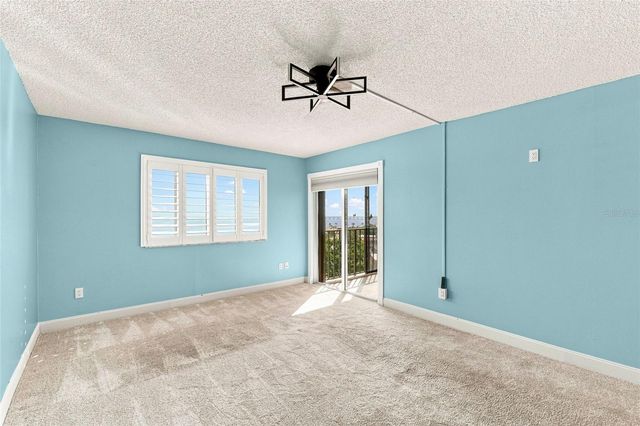 19029 N US HIGHWAY 19 9-704, Clearwater, FL 33764