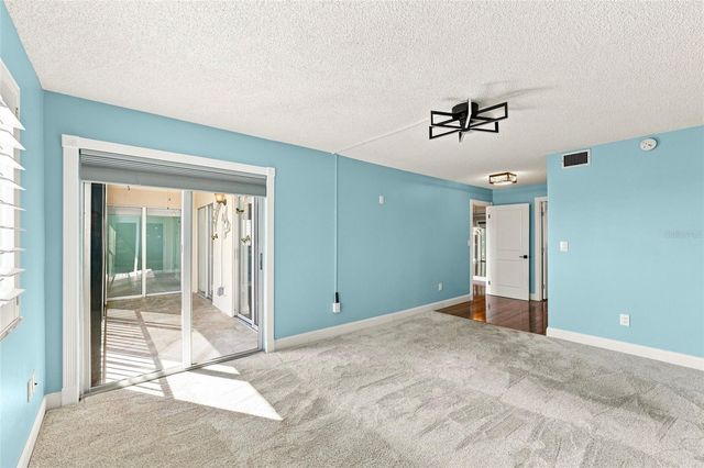 19029 N US HIGHWAY 19 9-704, Clearwater, FL 33764