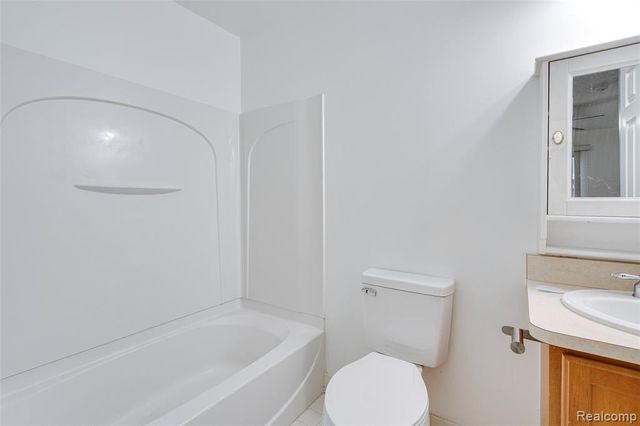 1152 Faulkner, Troy, MI 48083