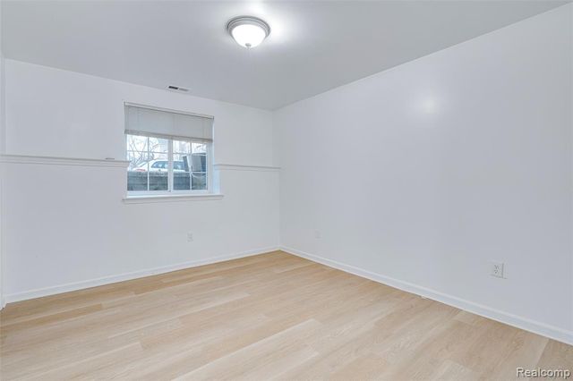 1152 Faulkner, Troy, MI 48083