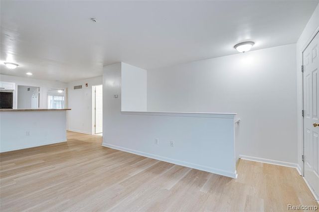 1152 Faulkner, Troy, MI 48083