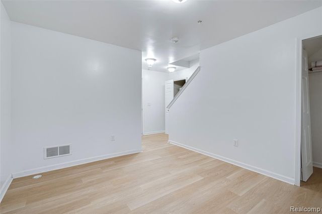 1152 Faulkner, Troy, MI 48083