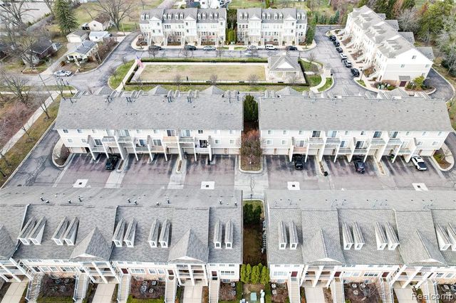 1152 Faulkner, Troy, MI 48083