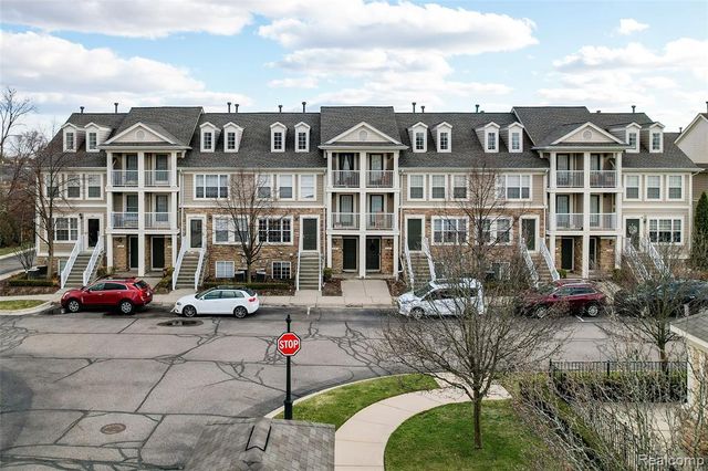 1152 Faulkner, Troy, MI 48083