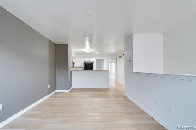 1152 Faulkner, Troy, MI 48083