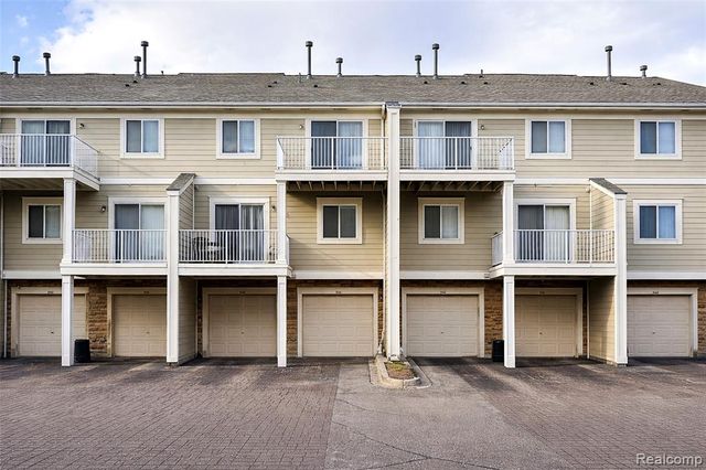 1152 Faulkner, Troy, MI 48083