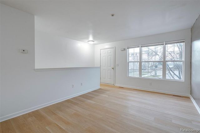 1152 Faulkner, Troy, MI 48083