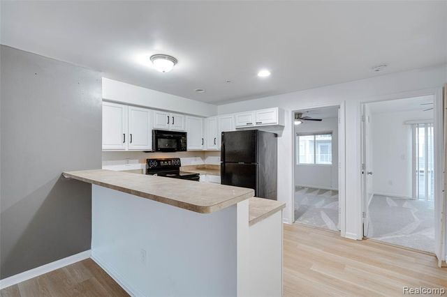 1152 Faulkner, Troy, MI 48083