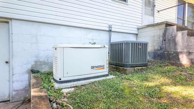 920 Oak Street, Thayer, MO 65791