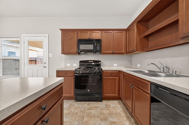 11206 Kingsnorth Drive, Tomball, TX 77375