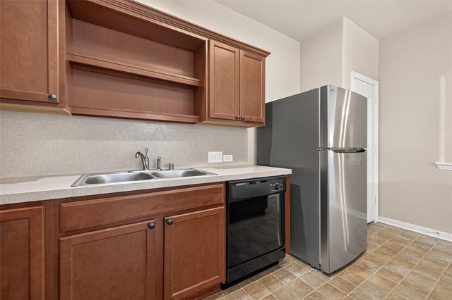 11206 Kingsnorth Drive, Tomball, TX 77375