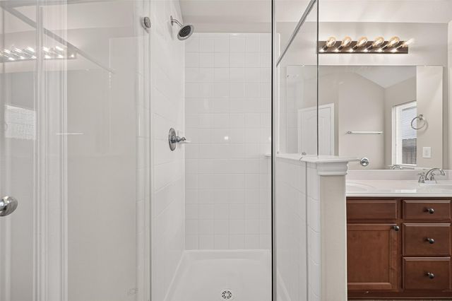 11206 Kingsnorth Drive, Tomball, TX 77375