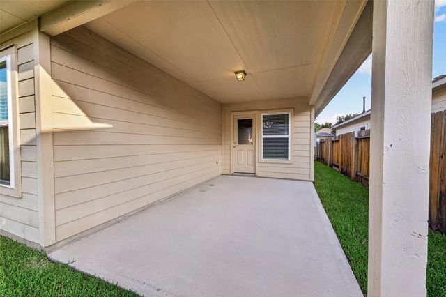 11206 Kingsnorth Drive, Tomball, TX 77375