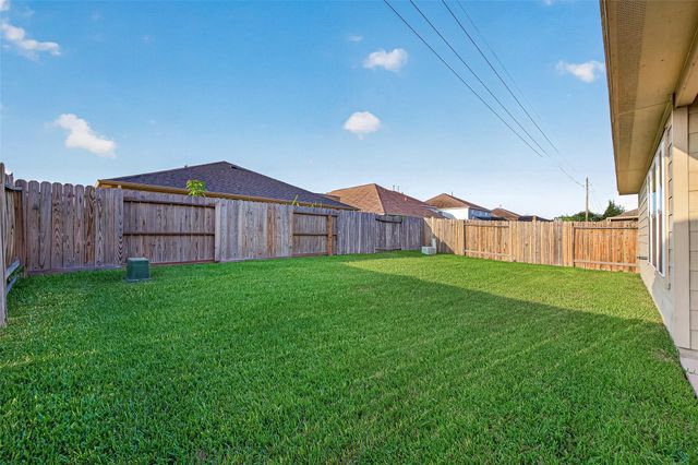 11206 Kingsnorth Drive, Tomball, TX 77375