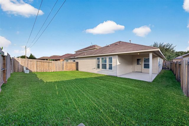 11206 Kingsnorth Drive, Tomball, TX 77375