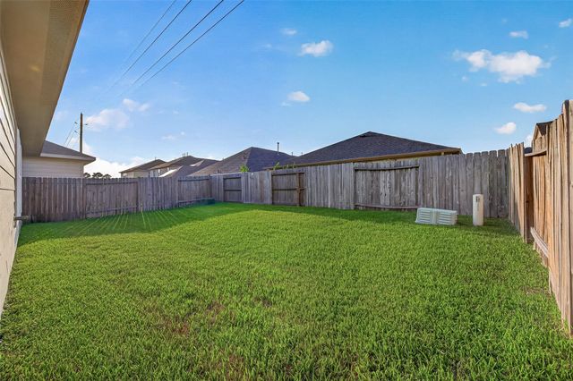 11206 Kingsnorth Drive, Tomball, TX 77375