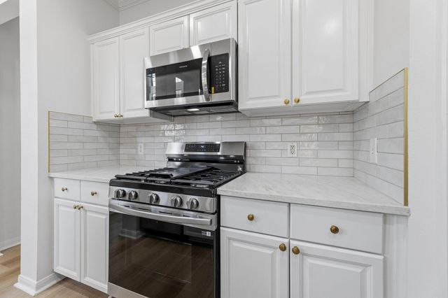 10822 Wysall Cliff Court, Houston, TX 77064