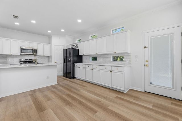 10822 Wysall Cliff Court, Houston, TX 77064