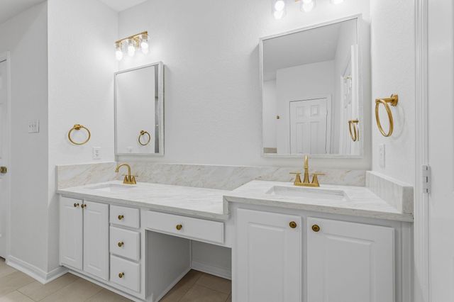 10822 Wysall Cliff Court, Houston, TX 77064
