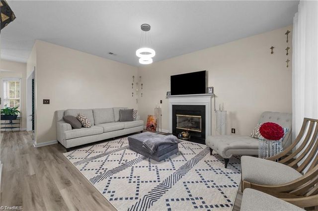 900 Biloxi Avenue, Kernersville, NC 27284