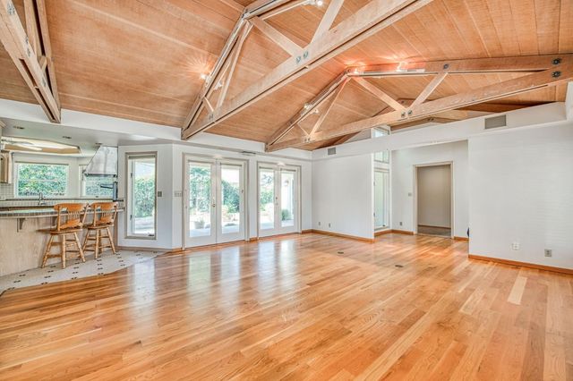 6561 N Thorne Avenue, Fresno, CA 93711