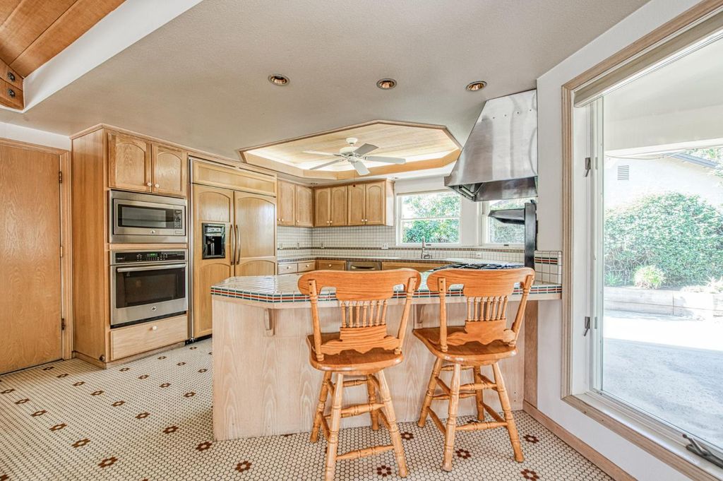 Image 10 of property listing at 6561 N Thorne Avenue, Fresno, CA 93711