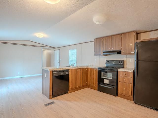 119 Royal ST, Taylor, TX 76574
