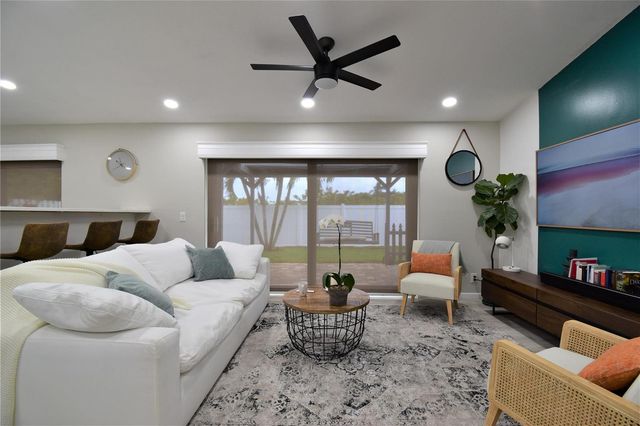 6550 Country Wood Way, Delray Beach, FL 33484